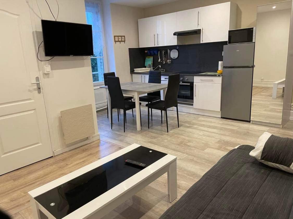 Appart Meuble 45M2 Calme Et Lumineux Au Continental Vittel Exteriör bild